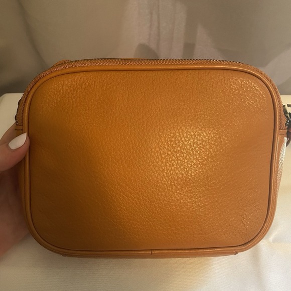 Mark & Graham Camel Pebbled Leather Crossbody Camera Bag Purse  "JG" Monogram - Picture 14 of 15